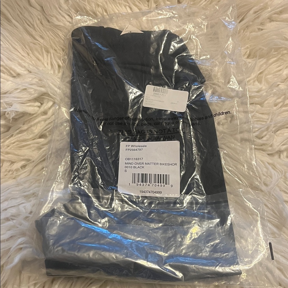 NWT Women’s FP Movement by Free People Black Bike Shorts Size Small